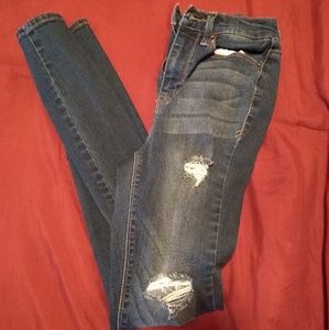 High Rise Distressed Jegging
